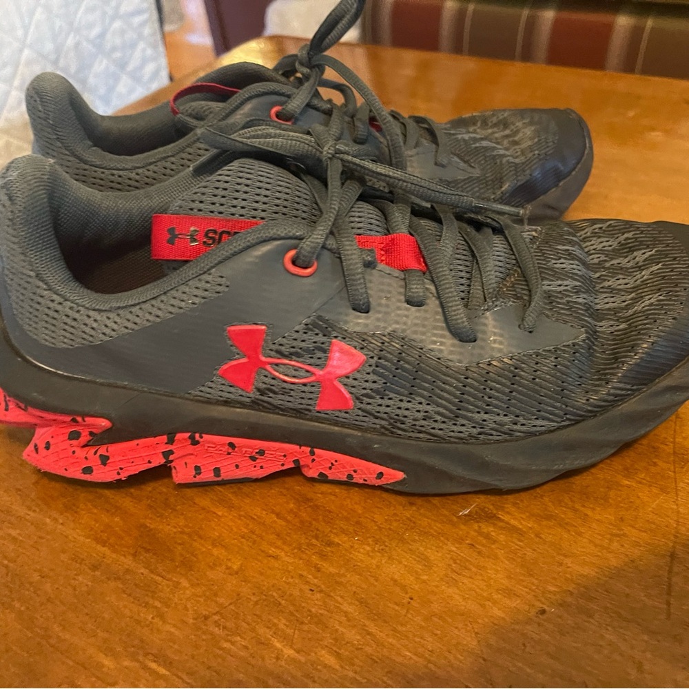 Under Armour tennis shoes